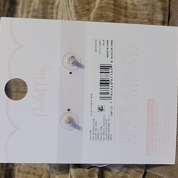 NWT Adorable Packed Party cowgirl Bride earrings. - Picture 3 of 3